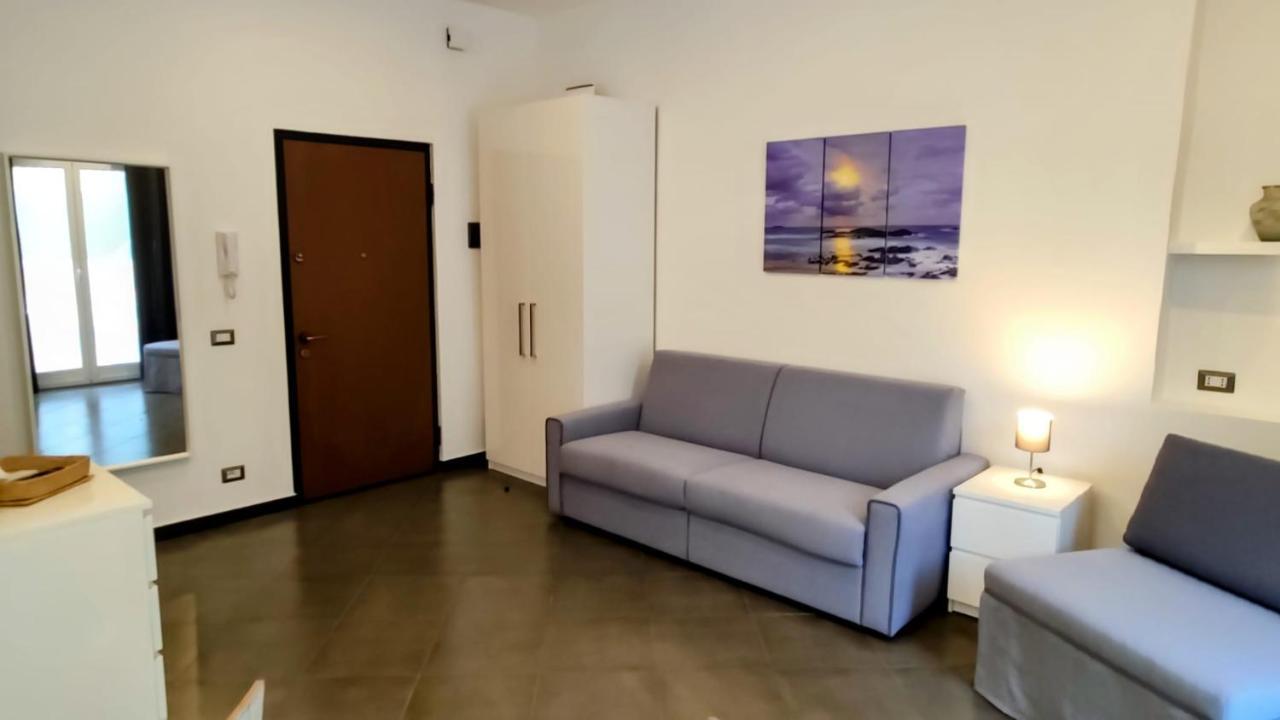 Karina, To The Beach With Terrace And Private Parking Savona Zewnętrze zdjęcie