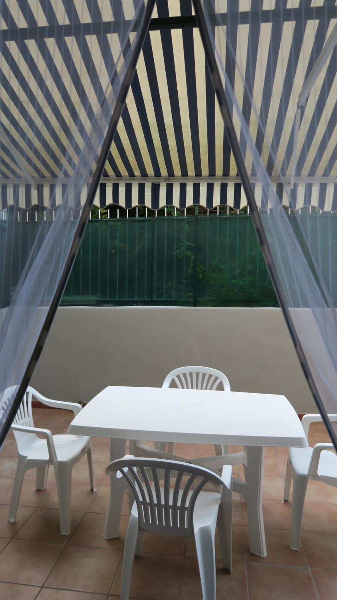 Karina, To The Beach With Terrace And Private Parking Savona Zewnętrze zdjęcie